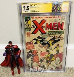 X-Men 1 CGC SS 2.5 White Pages Signed Stan lee